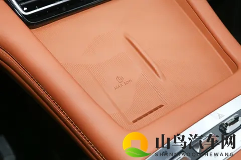 15万级插混大七座SUV，山海L7PLUS适合家庭出行-2