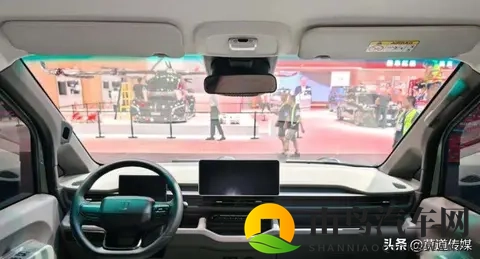 吉利率先出击！全新多功能车799万元，关键车长5米，性价比拉满-2