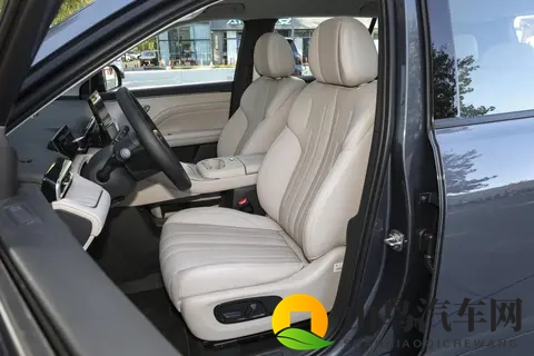 亏电 55L 油耗 + 1240km 续航!AION i60 增程版太懂家用了-3