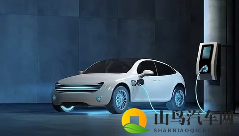 新能源汽车 10 月首次突破总销量 50%-1