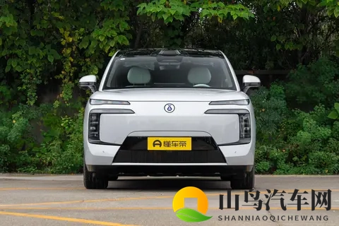 一车搞定三代出行?腾势 N8L DM 核心卖点全拆解-1