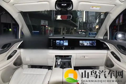 华为乾崑 ADS 4 ，350km 纯电续航，试驾26款岚图梦想家-1