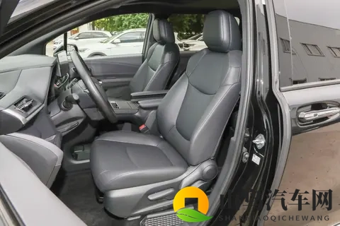 2026 款丰田格瑞维亚各版本配置对比与实用选车建议-2