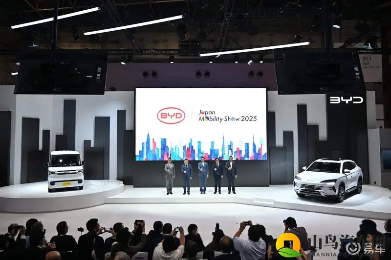 综合精品：新能源汽车：科技豪华新体验，未来已来-1