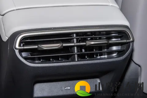 1399万元起，深蓝L06，一车满足多场景需求，适合年轻人-1