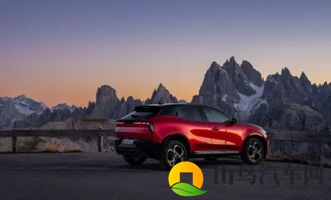 专属套件+多种动力搭配，全新阿尔法·罗密欧Junior特别版亮相-2