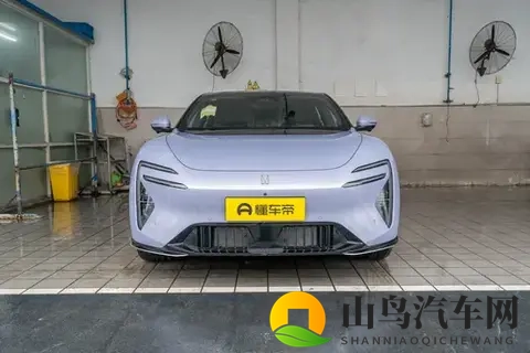 年轻人喜欢的豪华SUV！颜值、安全和智能上都超预期，这款车如何-1