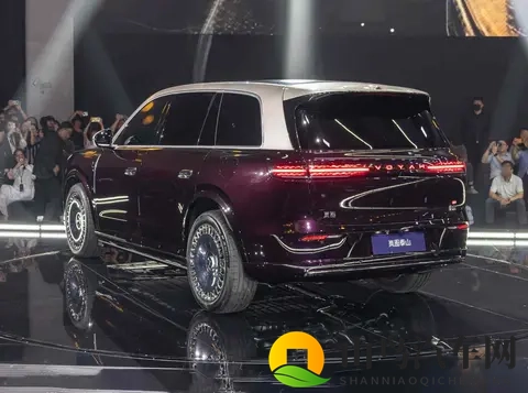 岚图泰山来了，华为系统上车，中产家庭要换车了-3