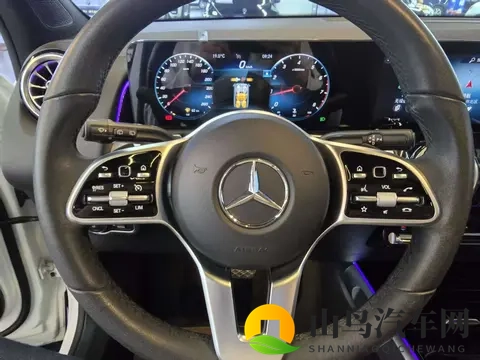 和谐之家丹丹和丹爸爸图片:温馨家庭画面,丹丹与丹爸爸同框照-2