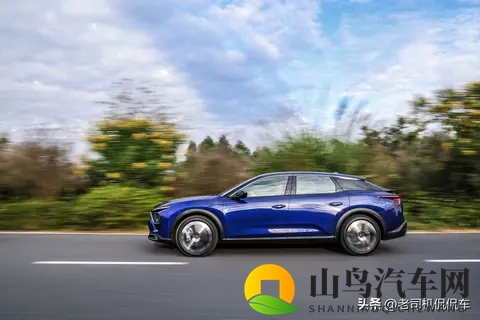 凡尔赛C5X：本以为是法系车复兴的开始，没想到却是最后的余光-3