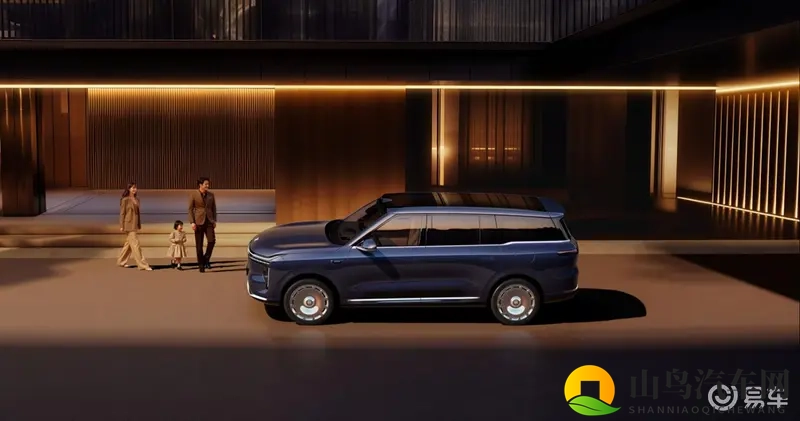 33.69万起上汽智己LS9预售颠覆30万级大六座SUV-1