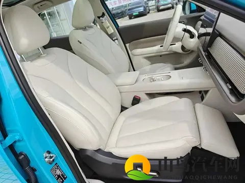 尺寸超元PLUS，配激光雷达+女王副驾，欧拉5实车现已到店-3