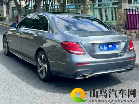 16万多拿下17年奔驰E300L,豪华依旧,商务人士首选?-1