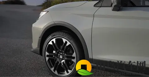 这款配备涡轮增压发动机、比 Yaris Cross 便宜的 SUV，堪称颠覆之作-2