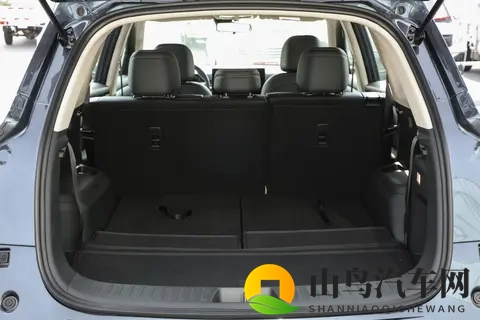 12万级插混SUV,230km纯电续航,还有电混四驱+露营装备-1