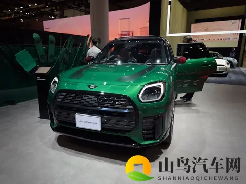 静态体验全新MINI COUNTRYMAN：更大更硬朗，更有创意的内饰-1