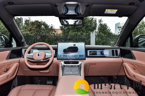 腾势N8L DM来了！二孩，三孩家庭的出行，本该如此从容惬意-1