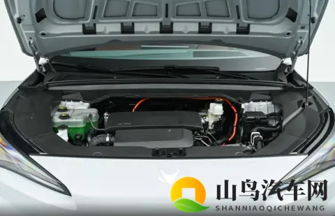 双动力破局，极狐阿尔法T5上市，降价能否挽回销量颓势？-3