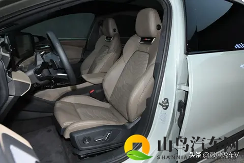 奥迪A6纯电轿车，搭载宁德时代电池，最高时速200公里，两款中网-1