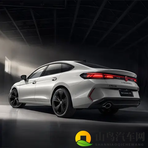 汤姆视频温馨提醒友情提醒：汽车安全攻略：掌握细节，远离事故陷阱-1