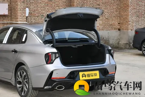 燃油车的智能进阶：深度体验第三代领克03，我的购车观念被刷新了-1