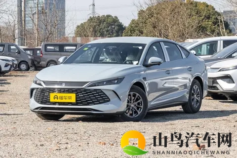 新车  简约设计_配手机支架扩展_四季度上市，东风日产N6内饰发布-3