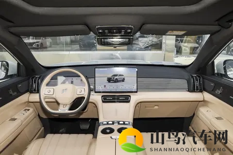 捷途X70L对比瑞虎8 PRO，核心技术同源，家用选择哪台更合适？-3