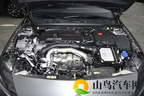 奔驰 A 级 AMG 怎么选？基础款 vs 改款，哪款最有性价比？-2