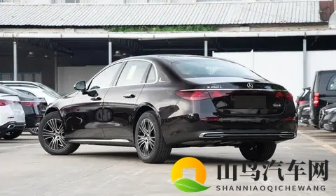 售价4299万元起,2026款奔驰长轴距E级上市,新增经典版-1
