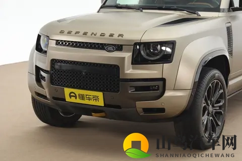 2026 款路虎卫士 110 OCTA 系列配置分析，两个版本有啥差异？-1