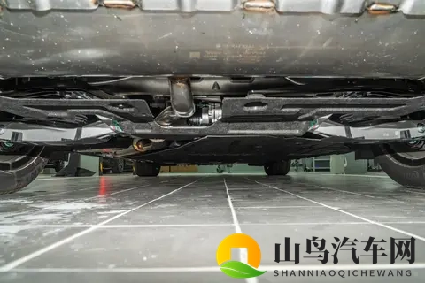 想买新能源 SUV?2025款星纪元 ET,把百万豪车体验塞进家用车!-3