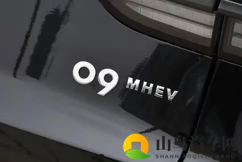 领克09四驱探索版：254马力+爱信8AT，配全时四驱，价格配置双杀-1