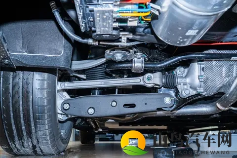 智己LS9正式上市，旗舰SUV标配空气悬架与后轮转向-1