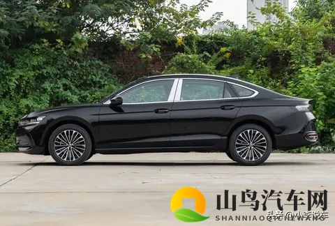 大众迈腾B9:燃油车最后的倔强,还是涅槃重生之路-2