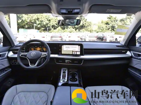 2026款大众揽巡售价2429万起,大尺寸车身依旧霸气,配20T四驱-1