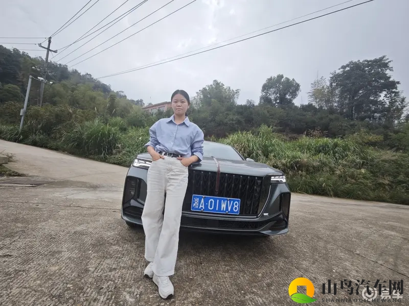 FAXX和MAXX的对比视频：汽车对决：FAXX与MAXX，谁才是市场焦点？-1