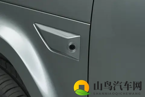 上市首月交付破万！续航1300公里+越级大空间，家用SUV可看钛7？-3