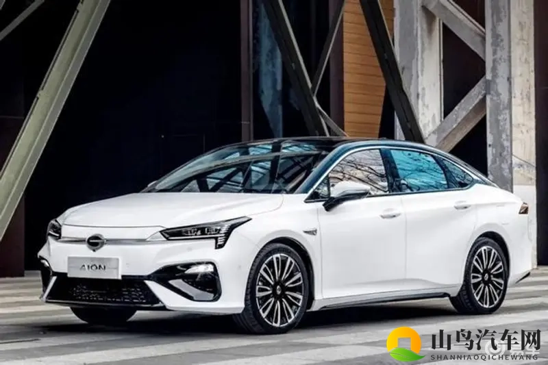 Aion S：你的智能纯电家庭伙伴-1