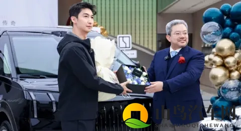 不卷性能卷配置，极氪全系配137项配置，销量背后利润压力藏不住-3