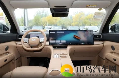 标配四轮独悬，可选后驱_四驱，奇瑞风云T11实力怎样？-1