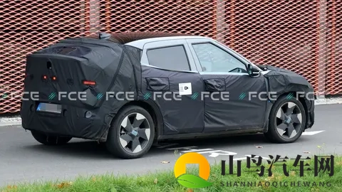 现代IONIQ 3谍照曝光：续航450-600公里，与比亚迪海豚竞争-2