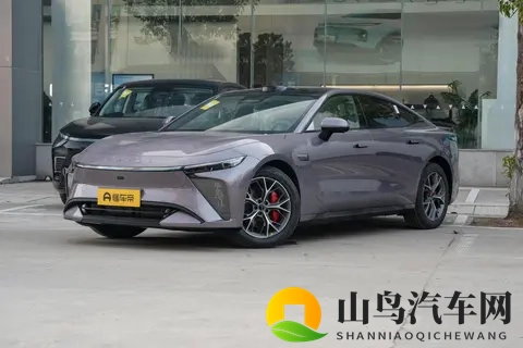 星纪元 ES 2025 款纯电版：城区辅助驾驶神器，家用选它不后悔-2