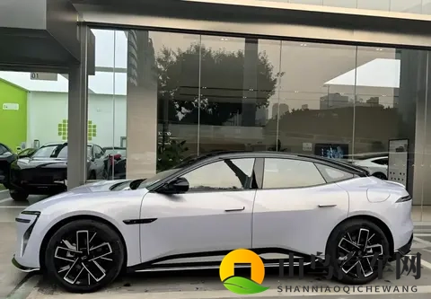 阿维塔06 Elite版上市，标配华为乾崑ADS 4Max，增程和纯电可选-2