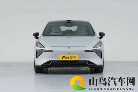 26款深蓝L06，轴距2米9，续航670公里，3C快充，156寸向日葵屏-1