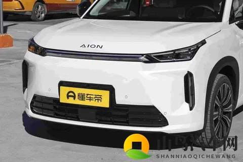 充电口位置不同，AION i60暴露技术路线分歧，用户选车更纠结了-2