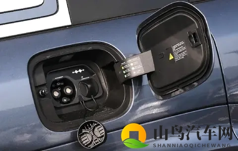 1798万起的硬核SUV,方程豹钛7为何首月销量破两万?-3