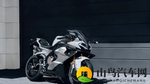 春风750SR到底输哪了?四缸跑车横向对比告诉你答案-2