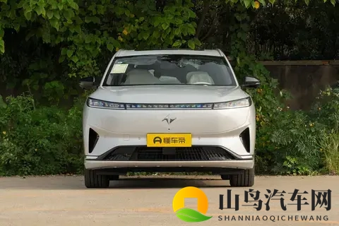 试驾eπ008五座版:让全家人都满意的家用车,到底什么样?-1