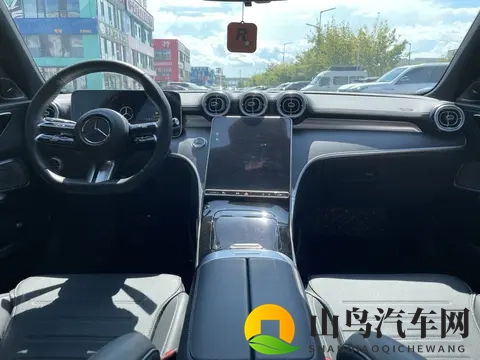 丰满少妇凹凸BBBB是合法的吗：丰满女性身材展示是否合规合法？-2