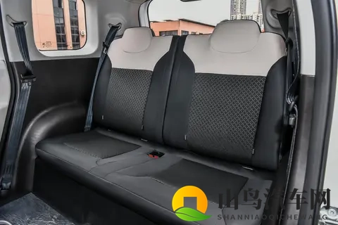 剥洋葱式分析：长安 Lumin 三款车型谁是性价比真王者-2